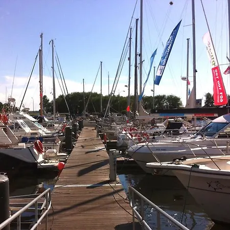 דירה Amon Z Widokiem Na Morze דארלובקו