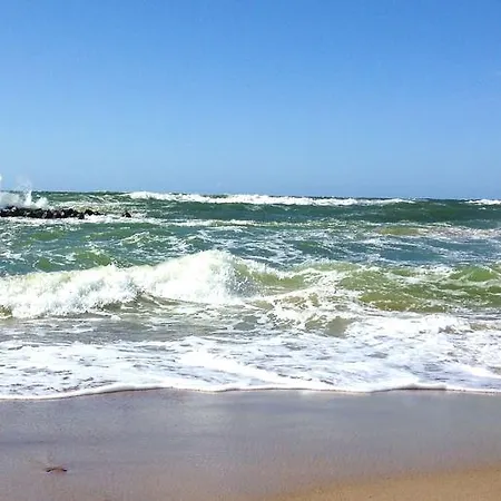 Amon Z Widokiem Na Morze דארלובקו