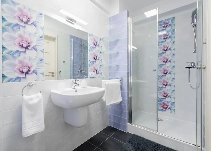 Amon Z Widokiem Na Morze *